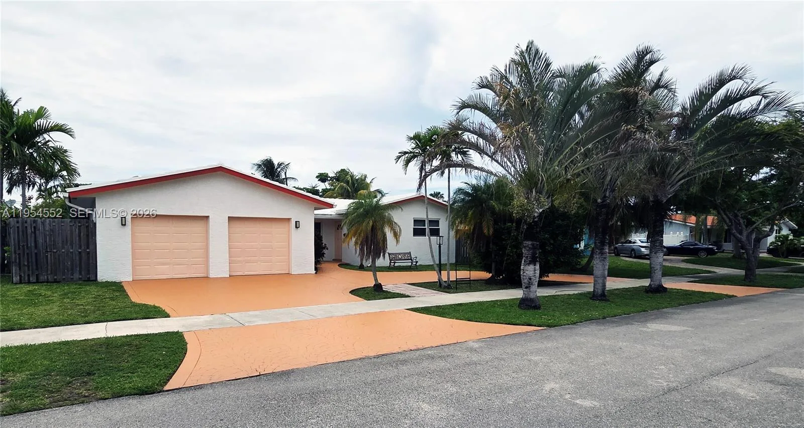 Hollywood Golf Estates SE