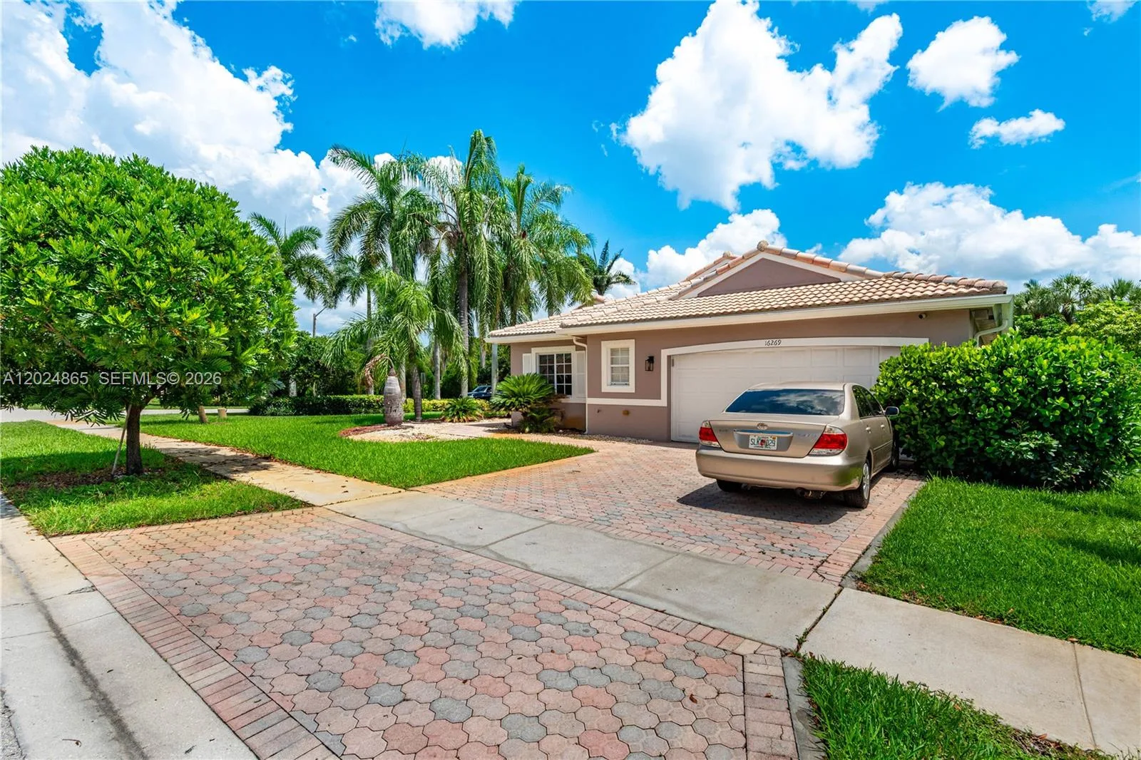 Heftler Homes At Pembroke