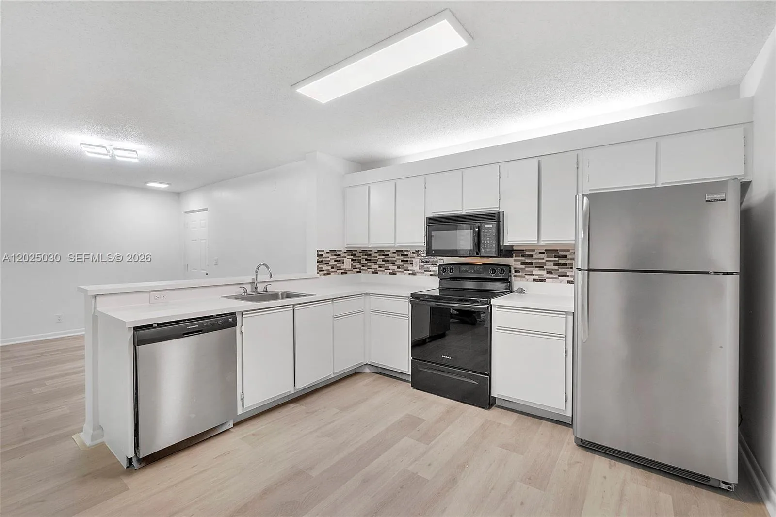 Grand Oasis Condo