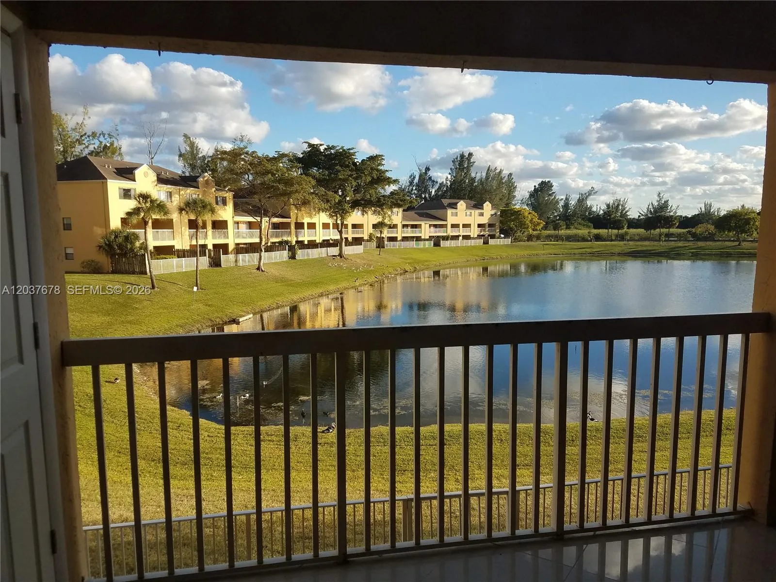 Villas At Lakeview