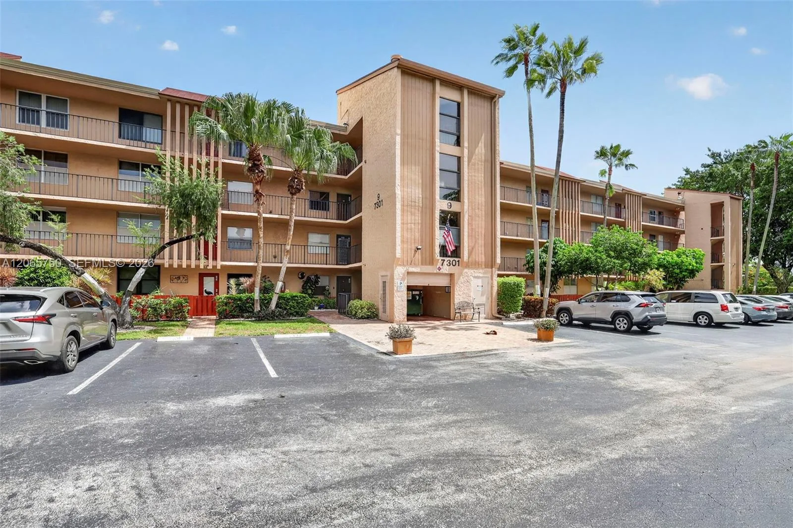 Palm Lakes Condo