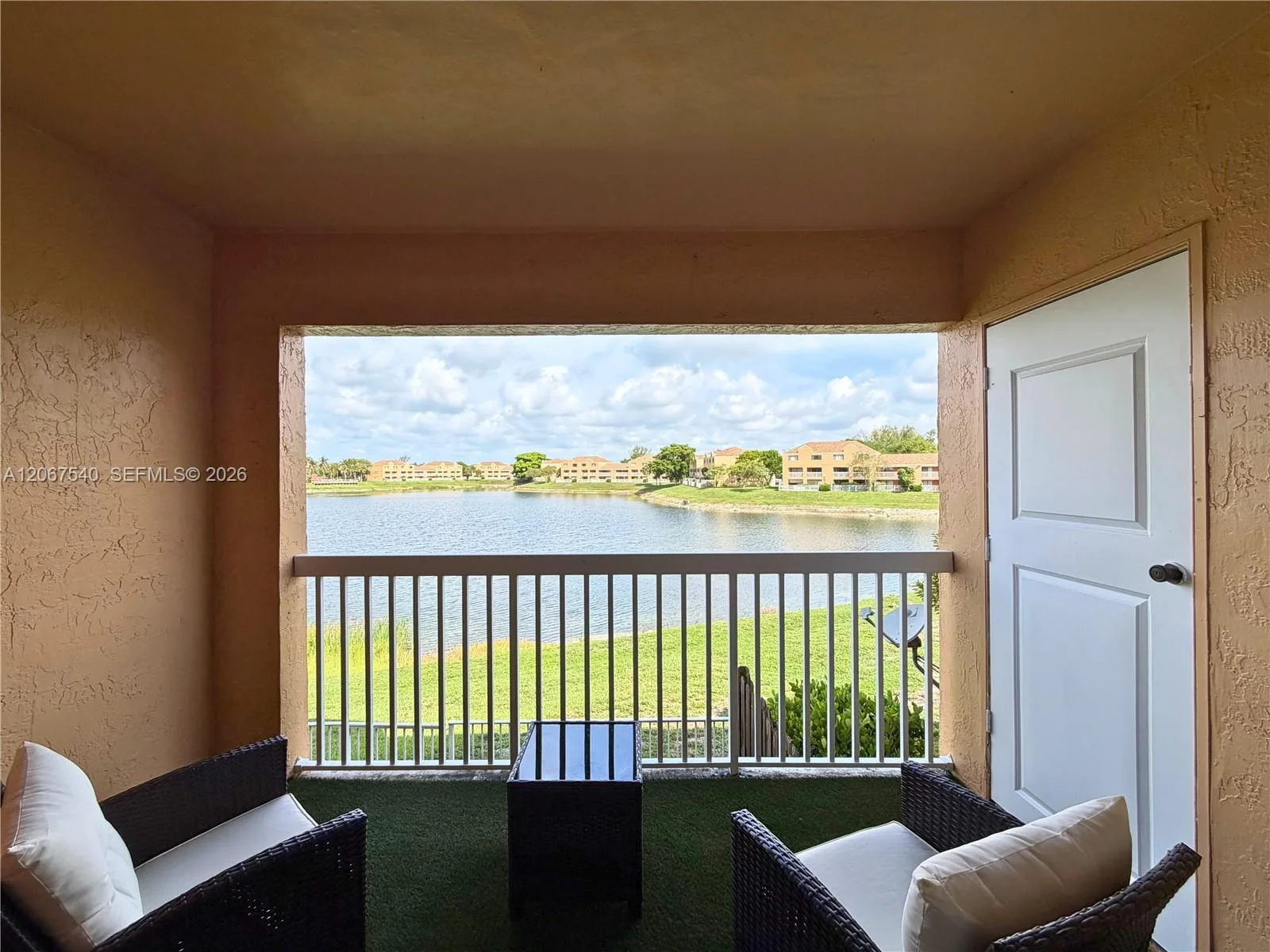 Villas At Lakeview Condo