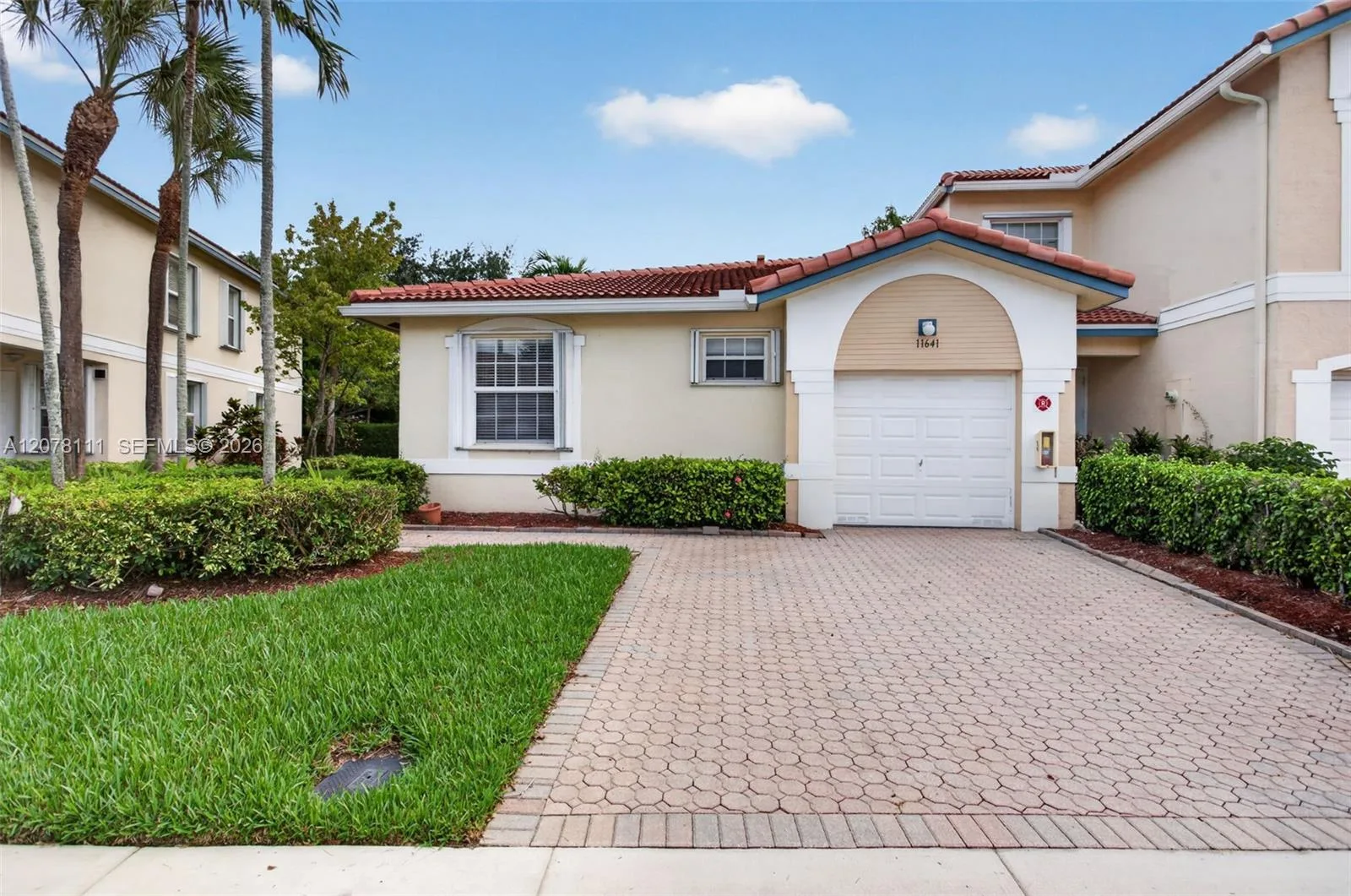 Pelican Pointe