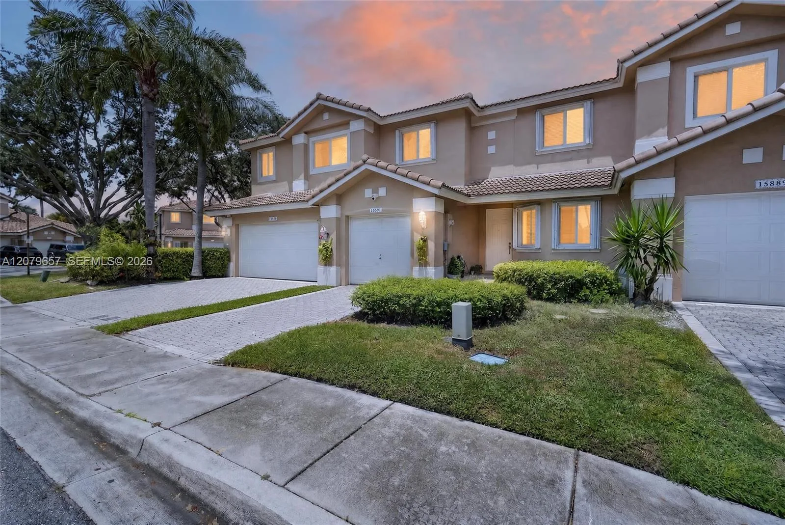 Hollywood Lakes Country C