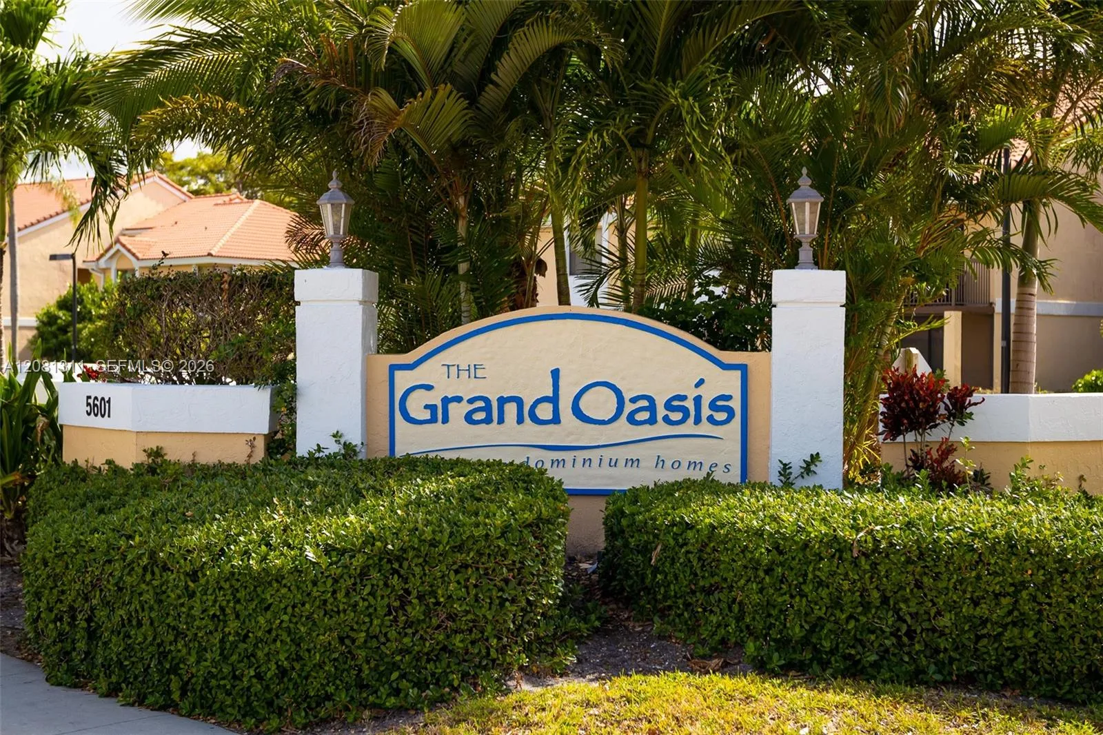 Grand Oasis Condo