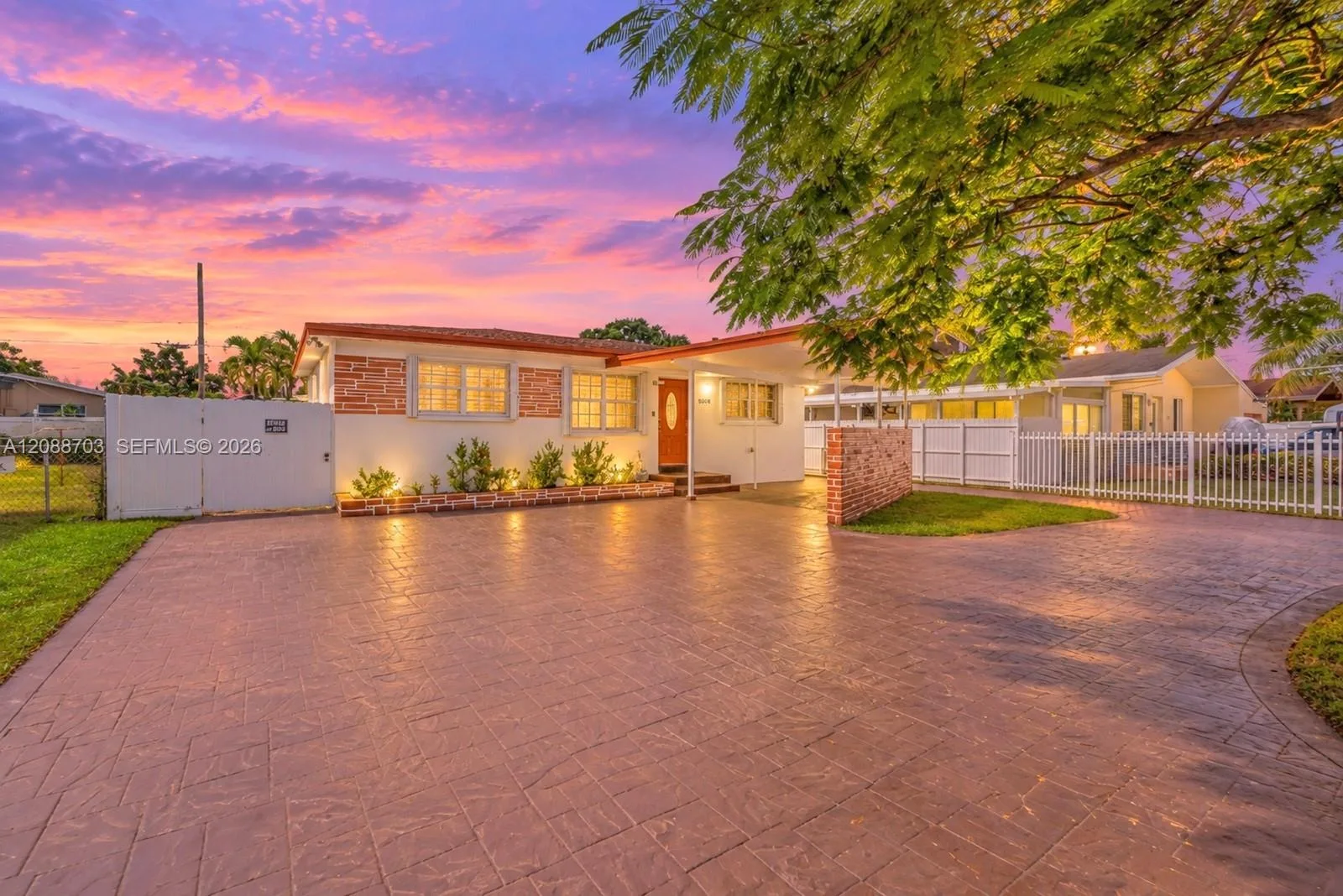 Hollywood Heights Estates