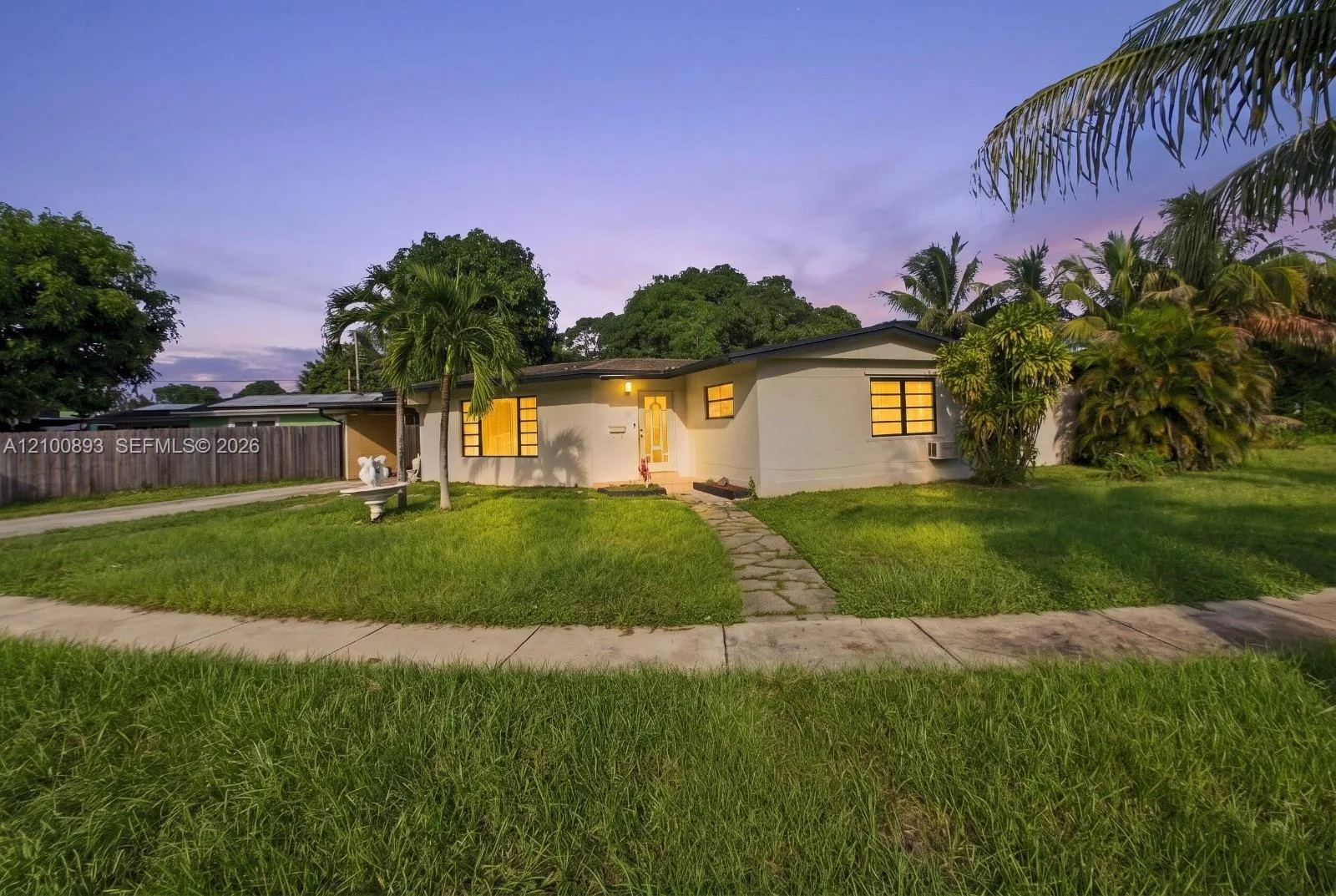 Lauderdale Villas