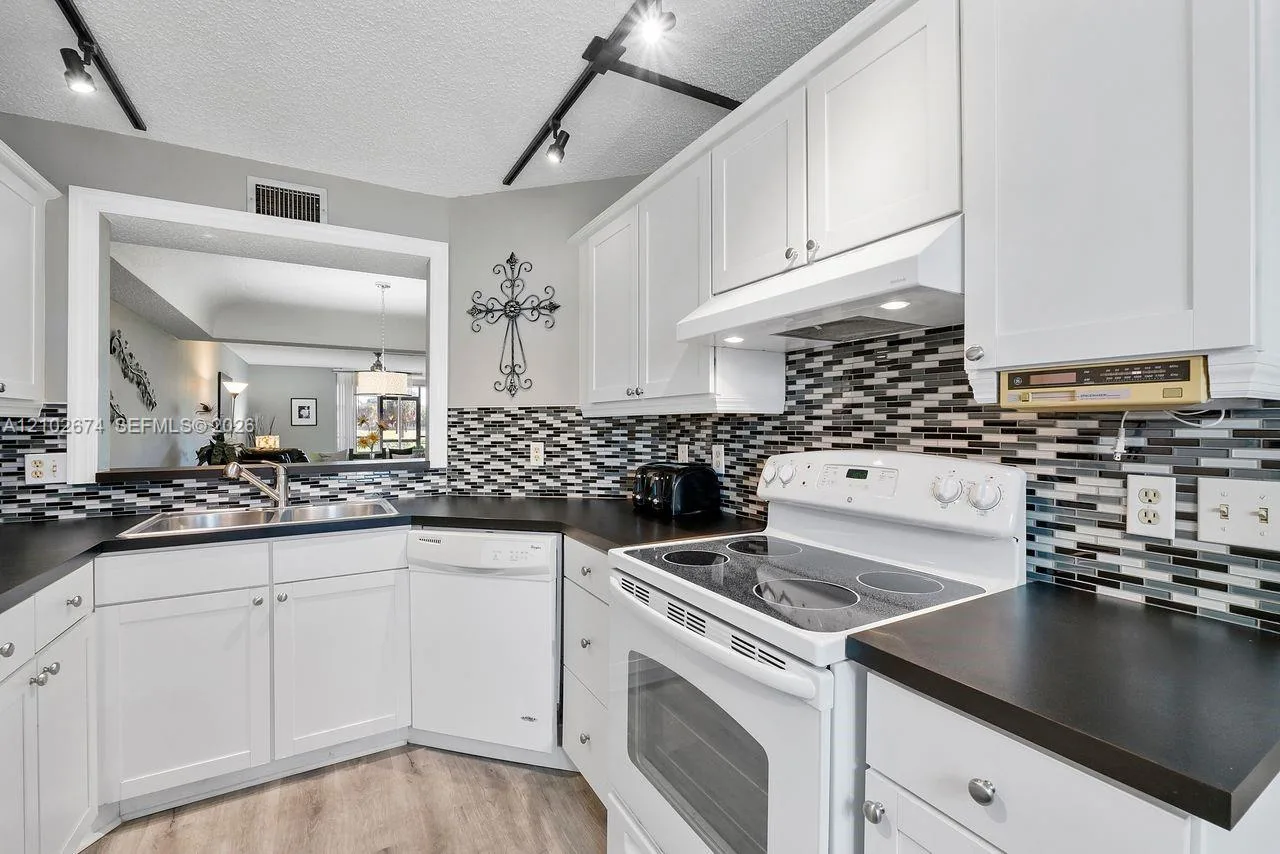 Barwood Condo