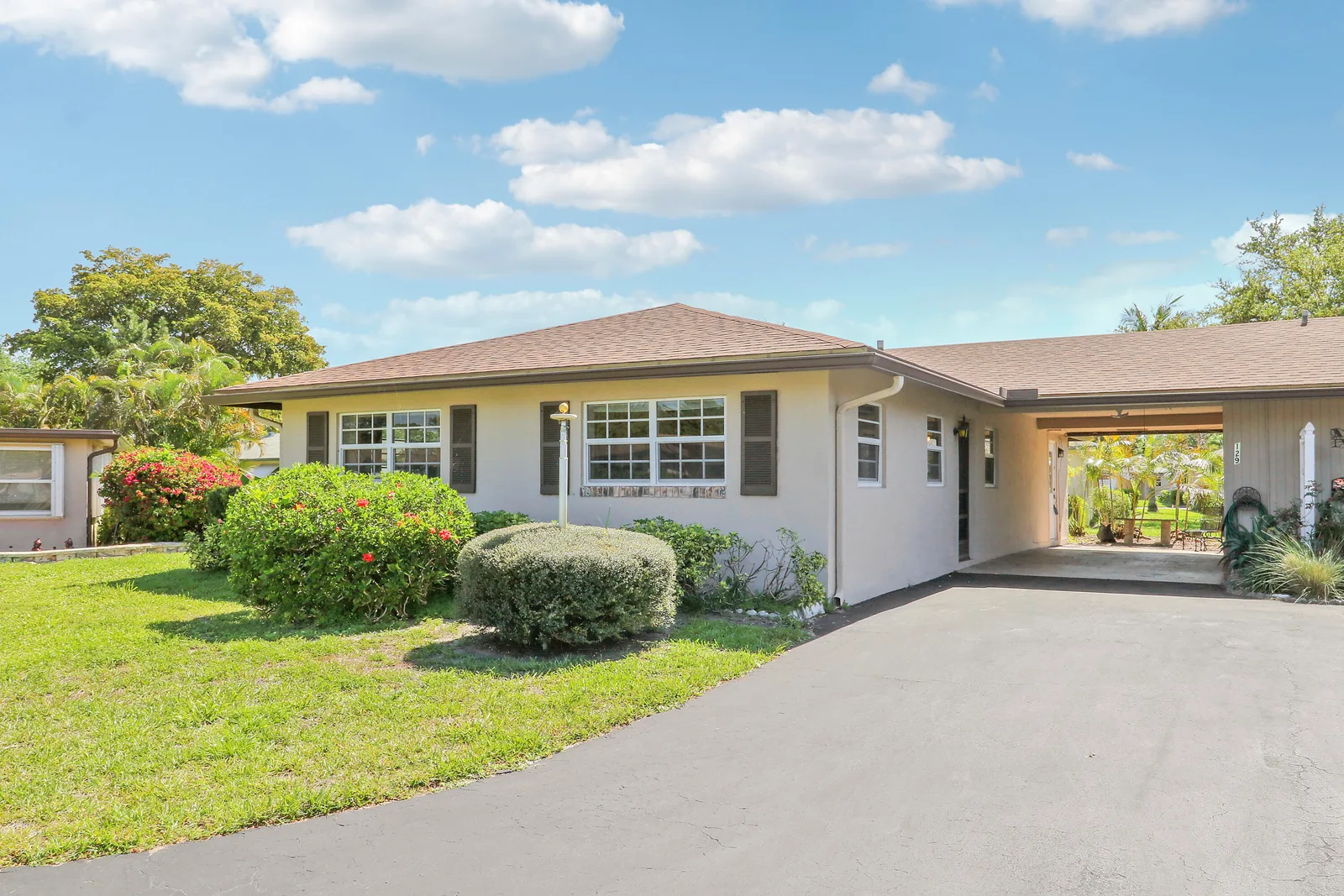 Country Manors Condo