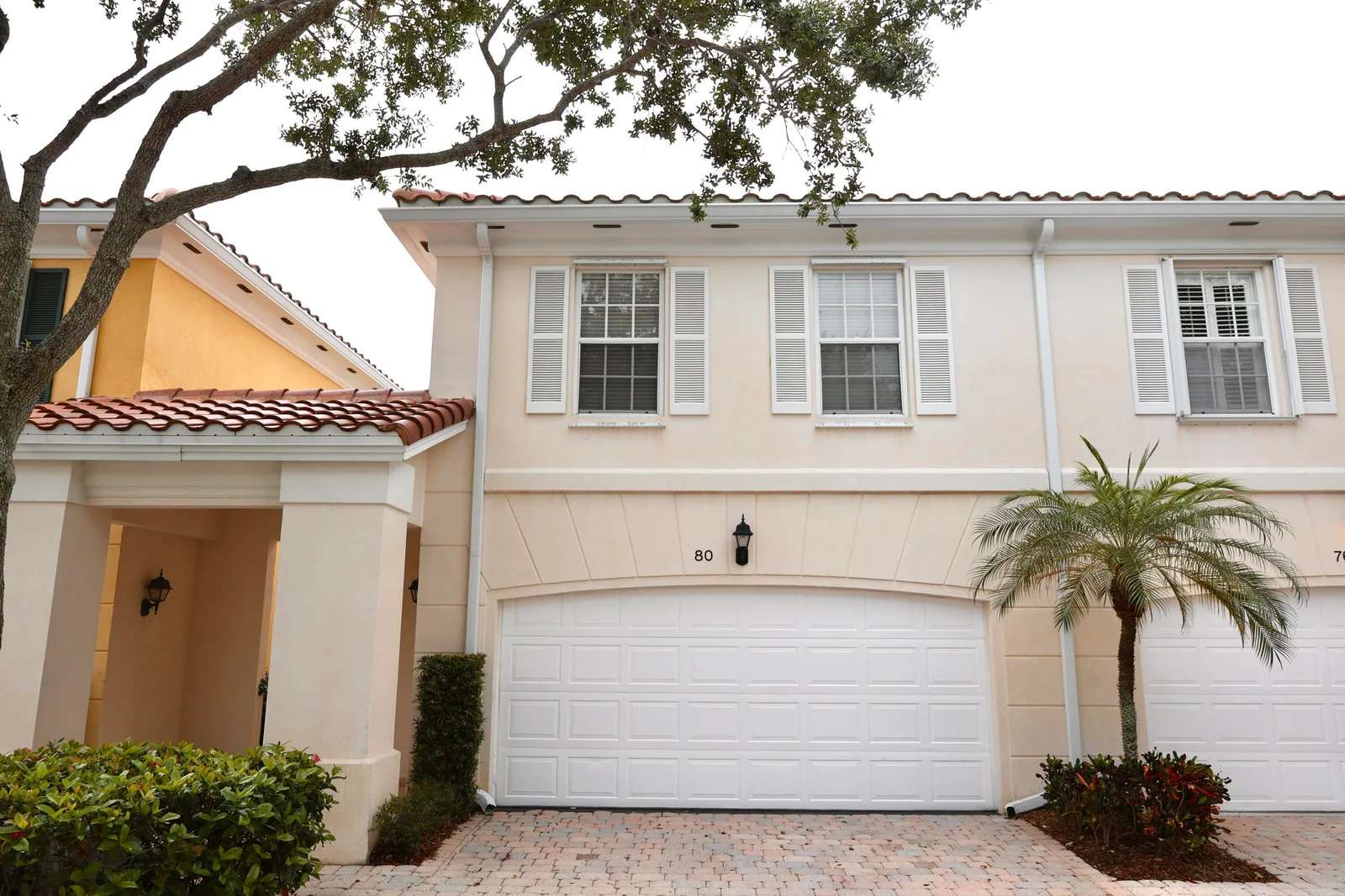 Tequesta Oaks