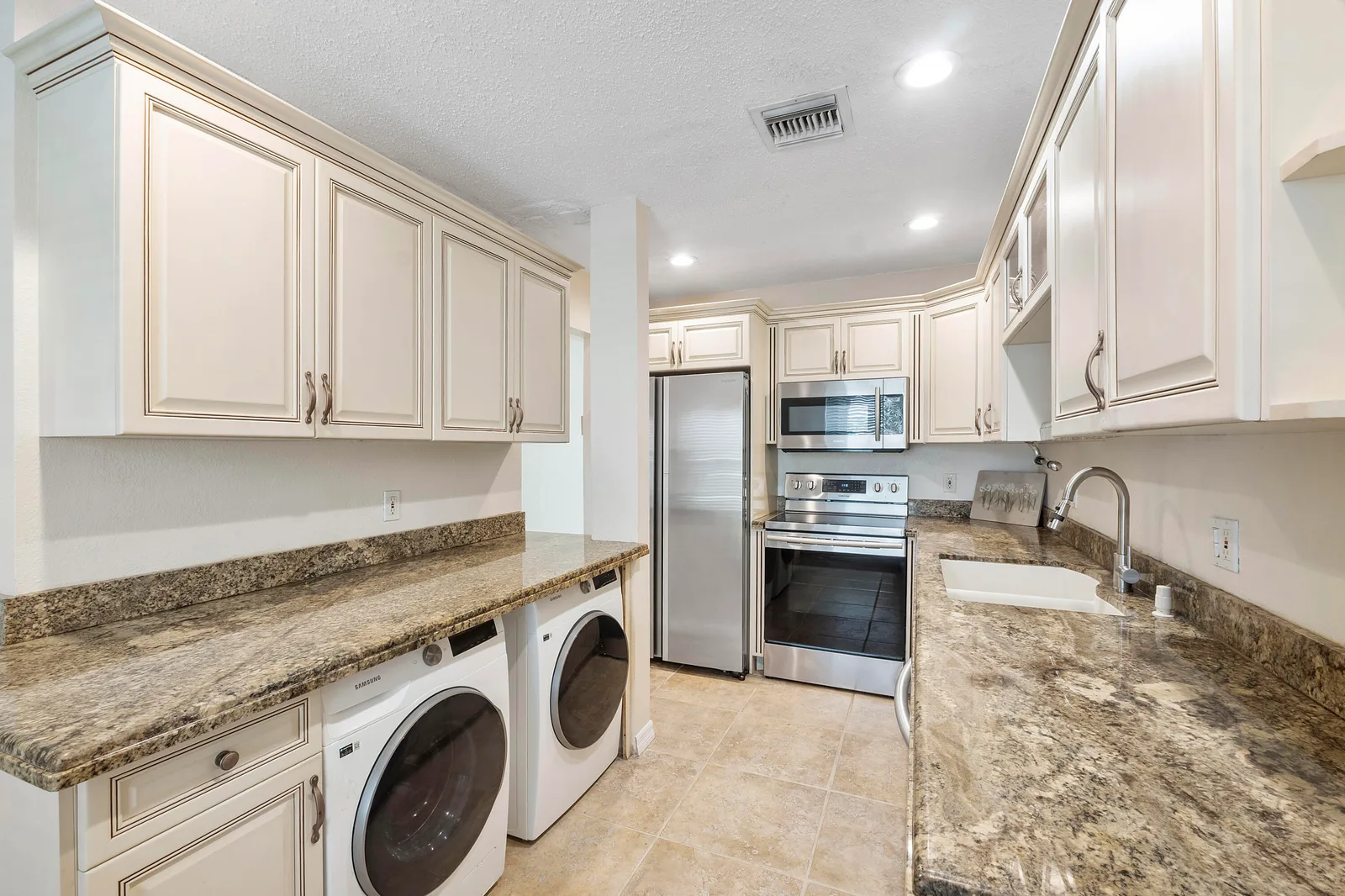 Pines Of Delray Condo