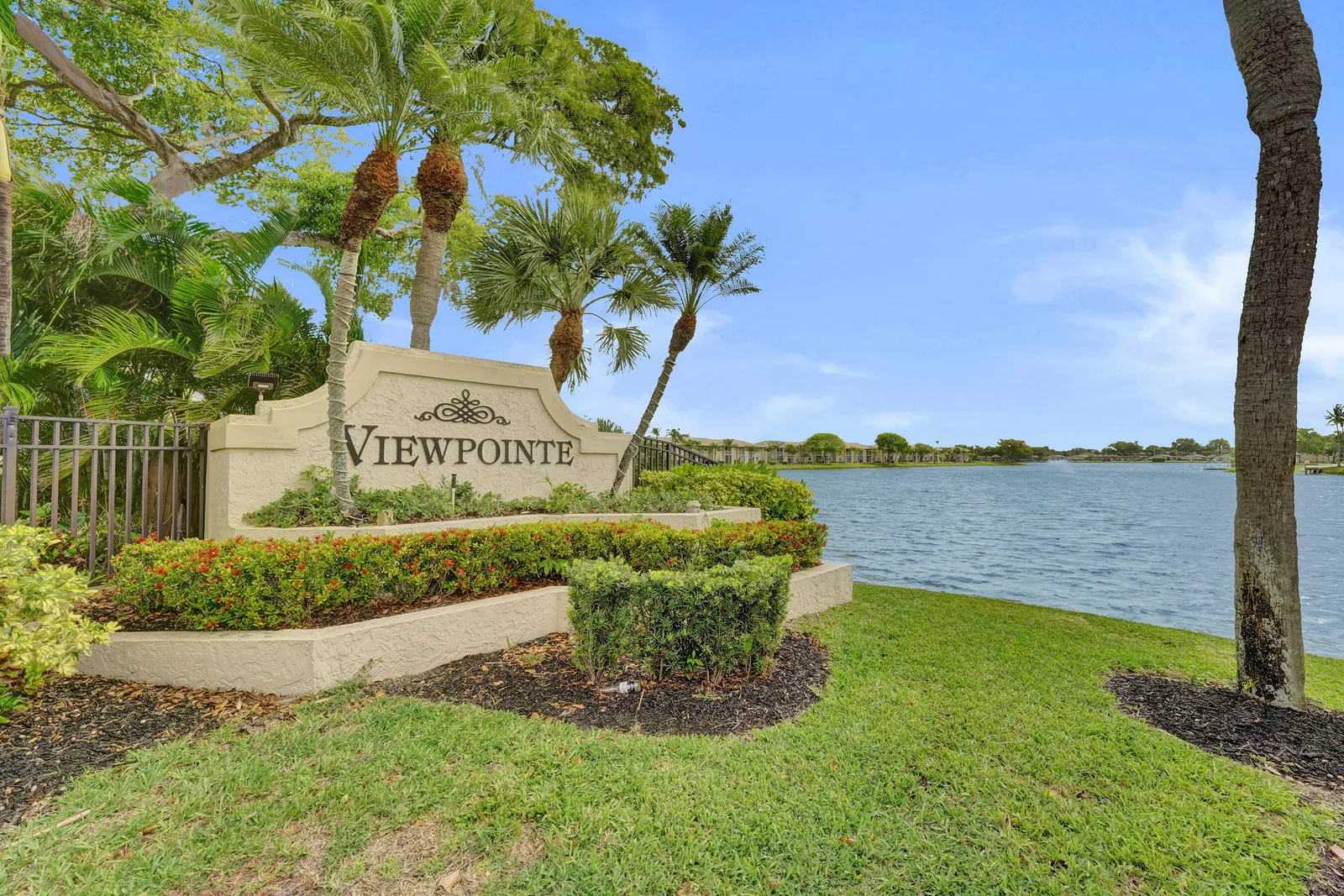 Viewpointe Condo