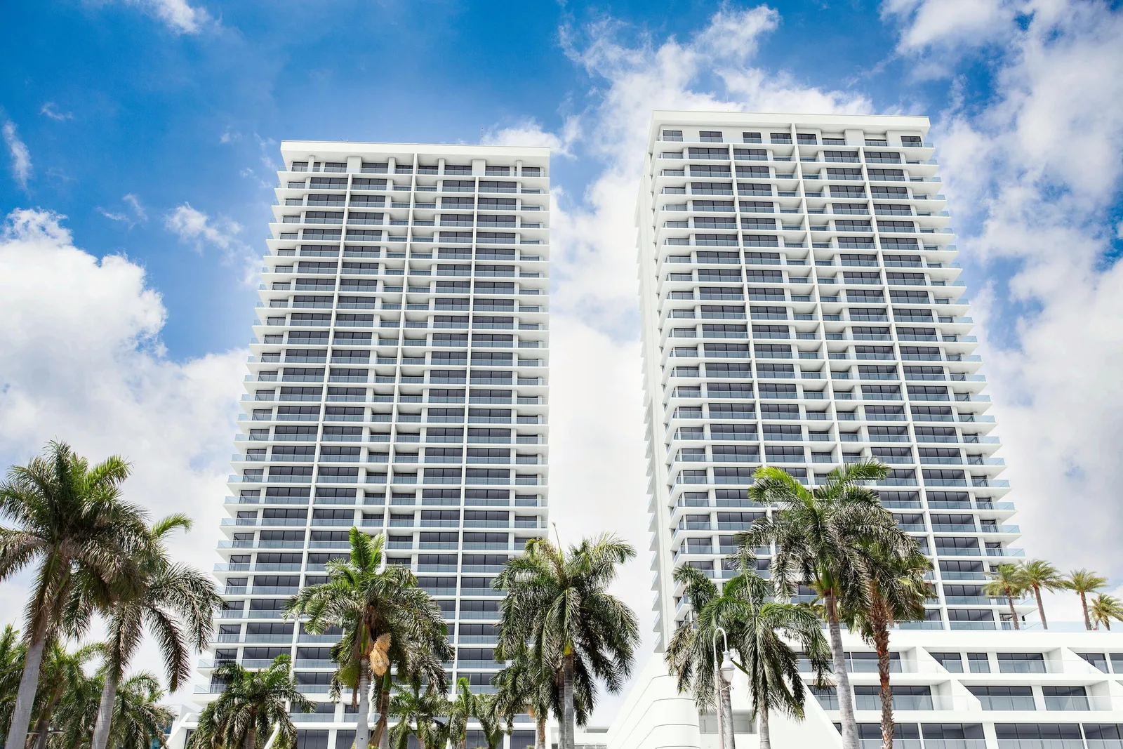 Plaza Of The Palm Beaches Condo