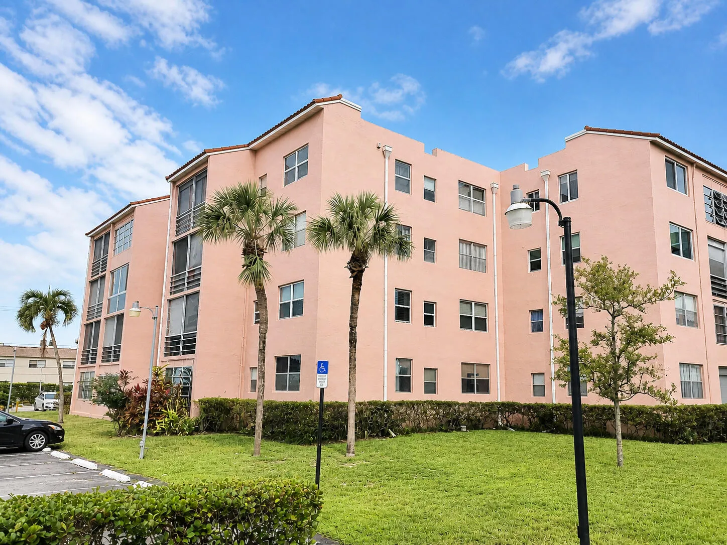 Somerset No 4 Condo