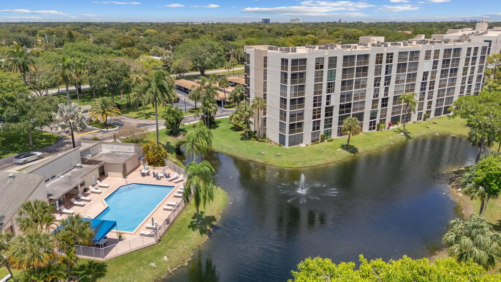 Club Royale Condo