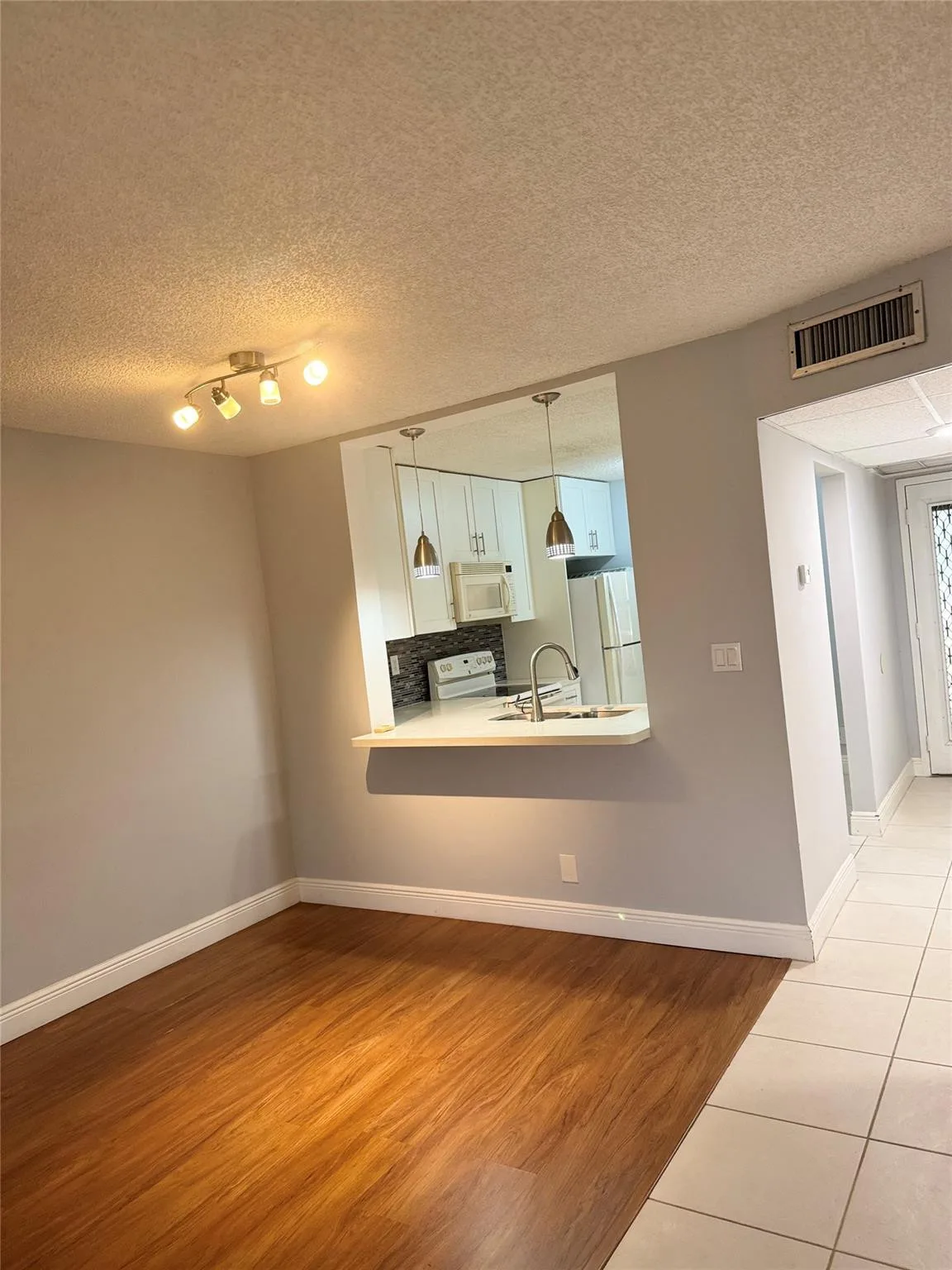 Tradewinds B Condo