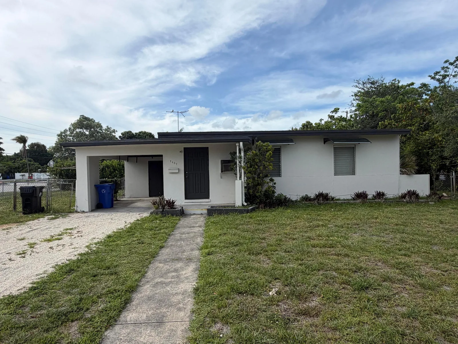Lauderdale Manors