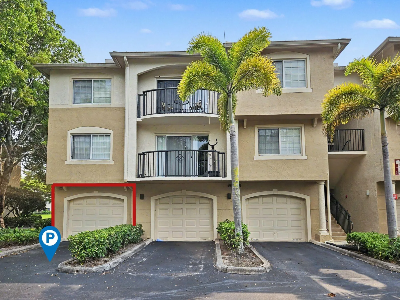 Grand View At Crestwood Condo