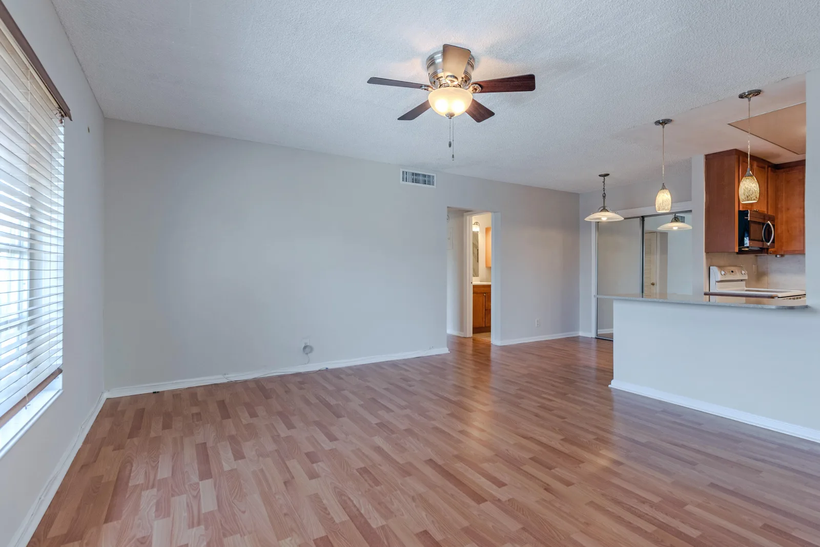 Imperial Point Colonnades Condo