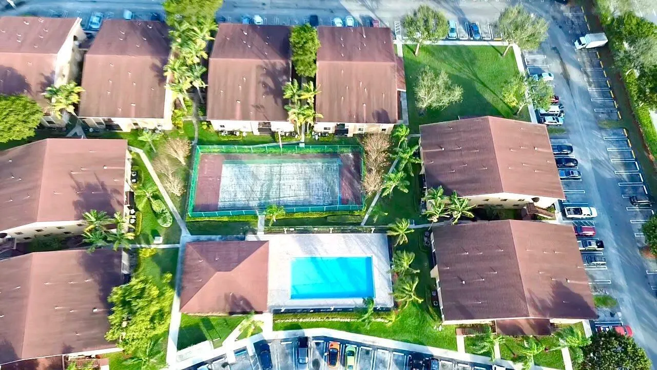 Laurels At Sherwood Condo