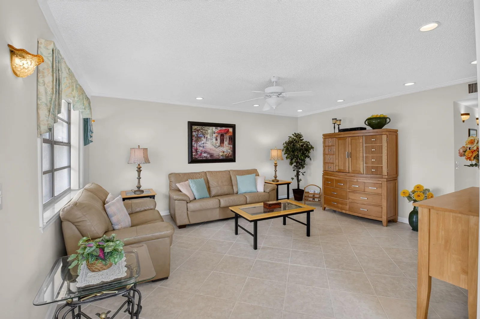Kings Point Capri Condos