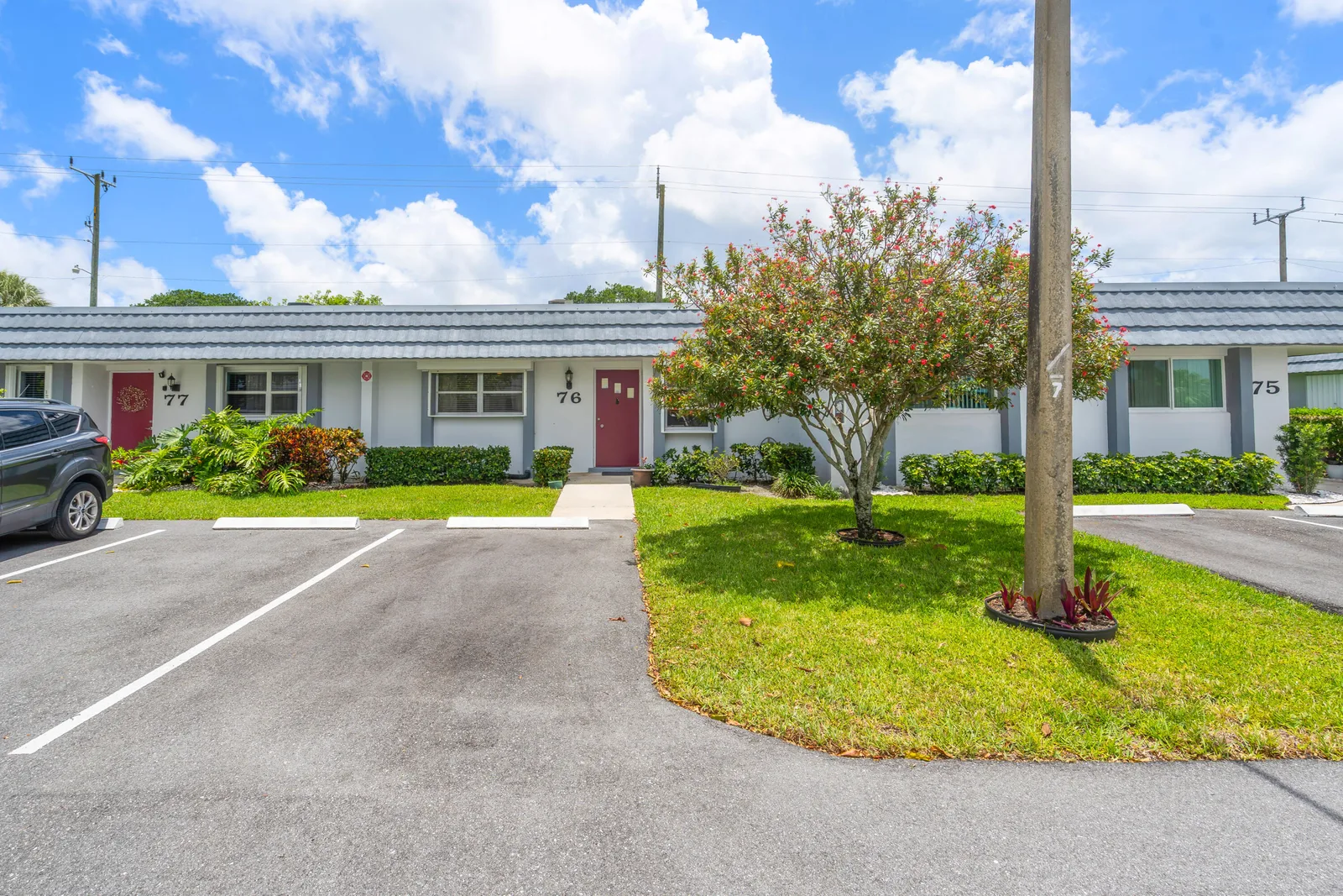 Cresthaven Condo Townhomes Sec
