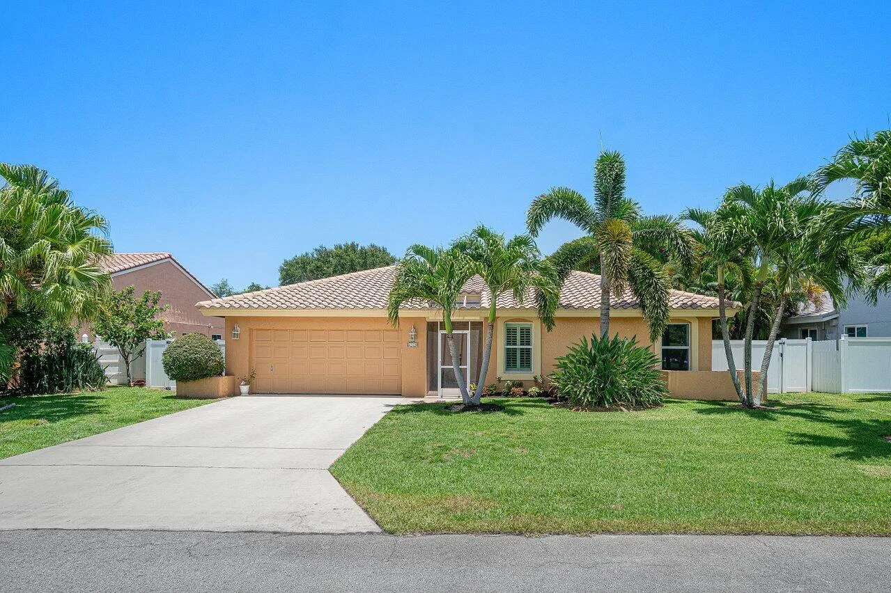 Boca Lake Estates
