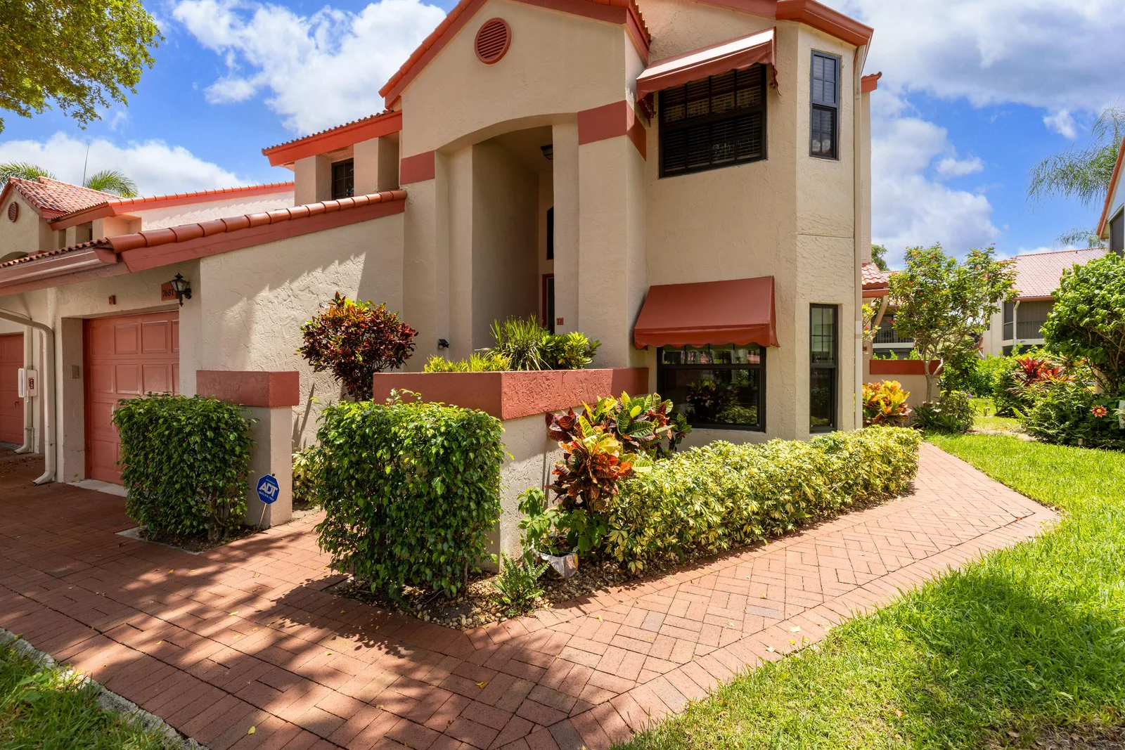 Lexington Club Villas Condo