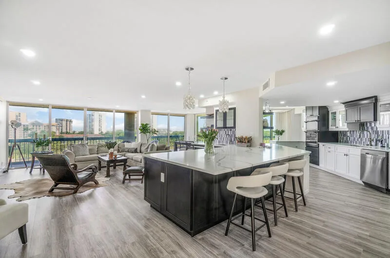 Lands Of The President/consulate Condo