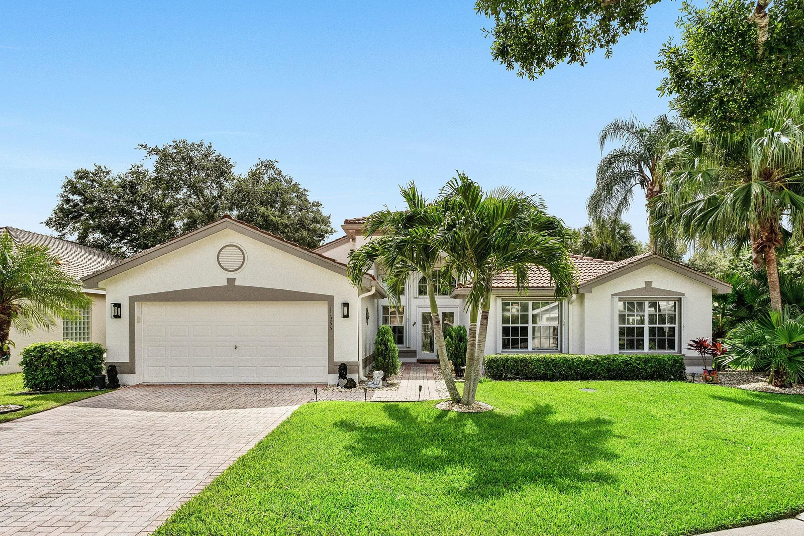 Valencia Lakes