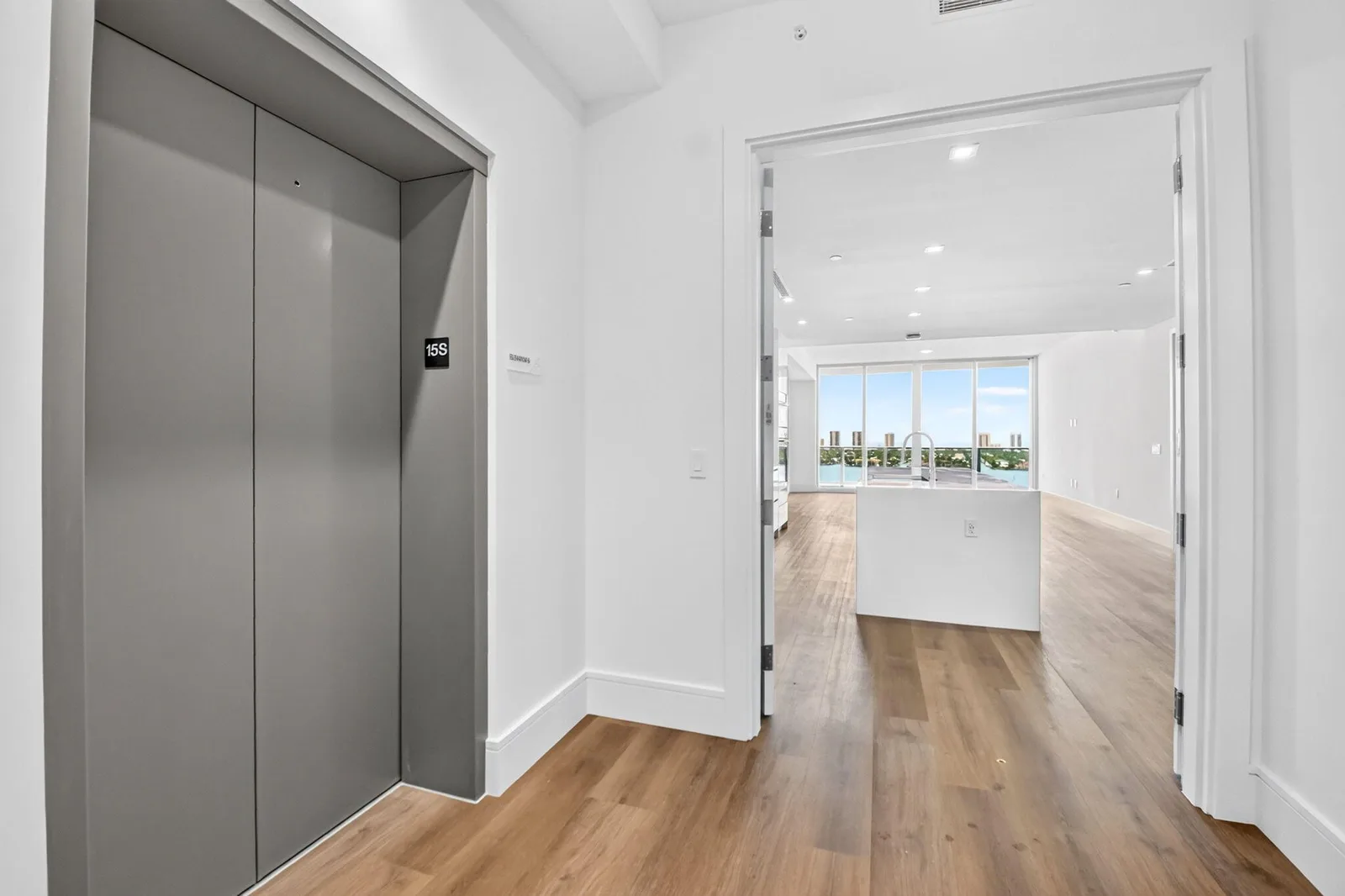Nautilus 220 Condo
