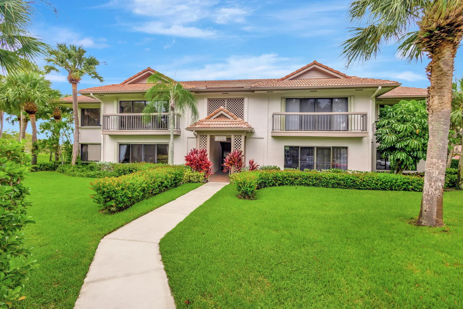 Dunbar Woods Condo I Ii And Iii In Or4410p782,