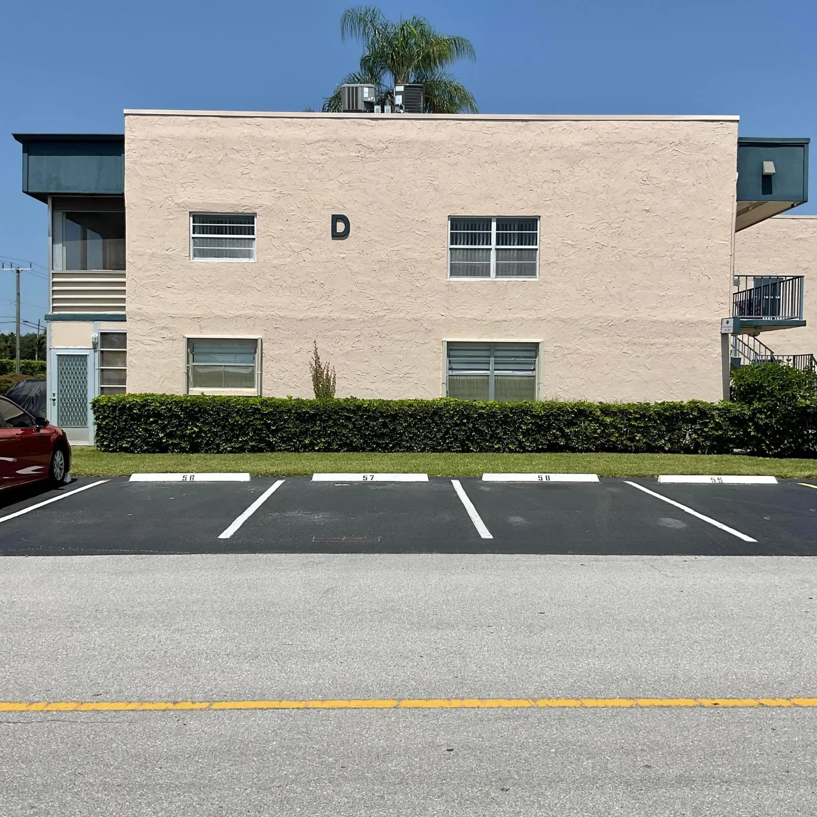 Kings Point Flanders Condos
