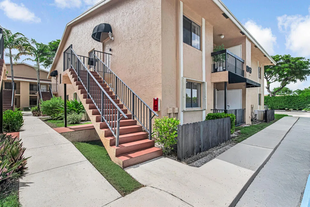 Laurels At Sherwood Condo