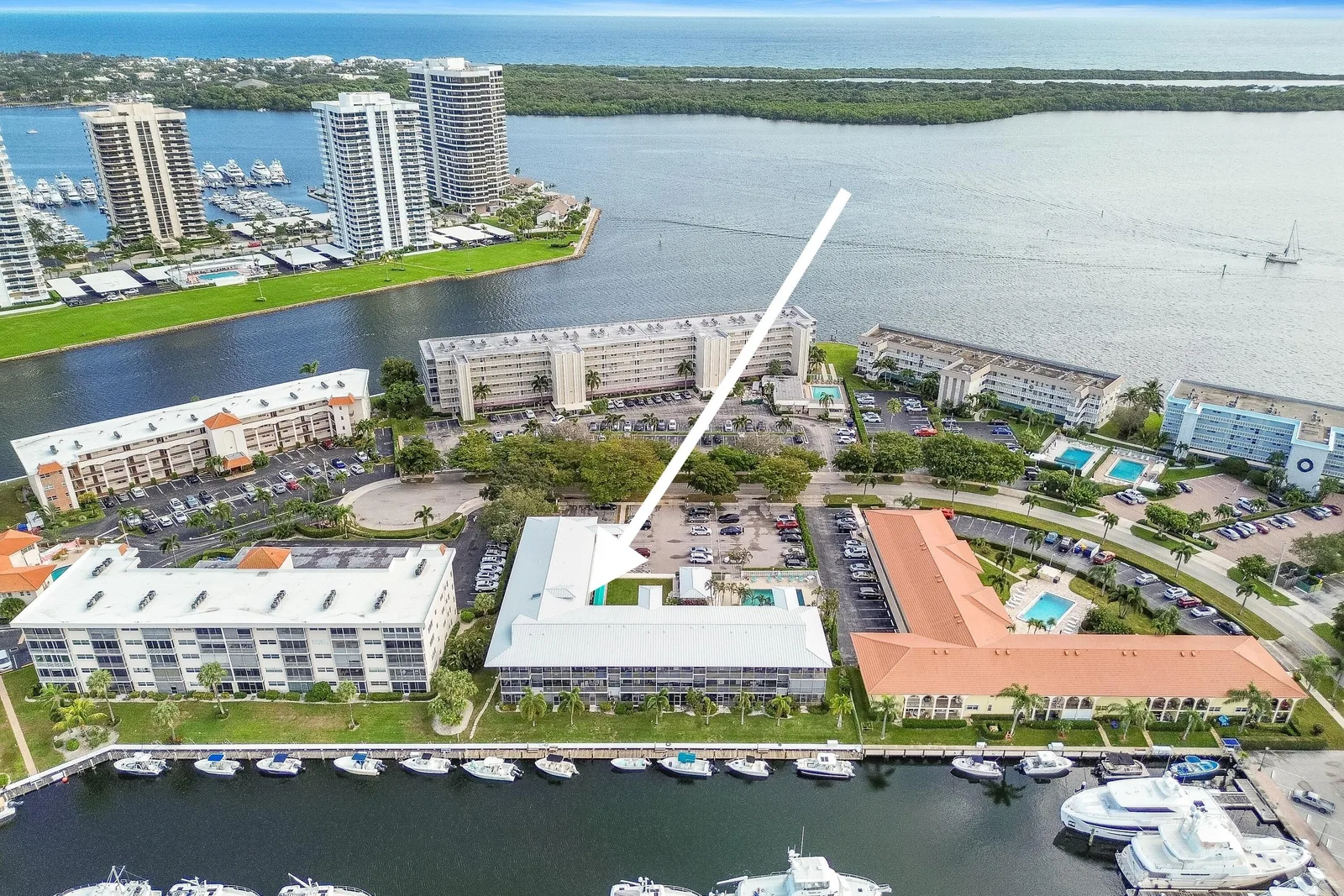 Yacht Harbour Landings Condo