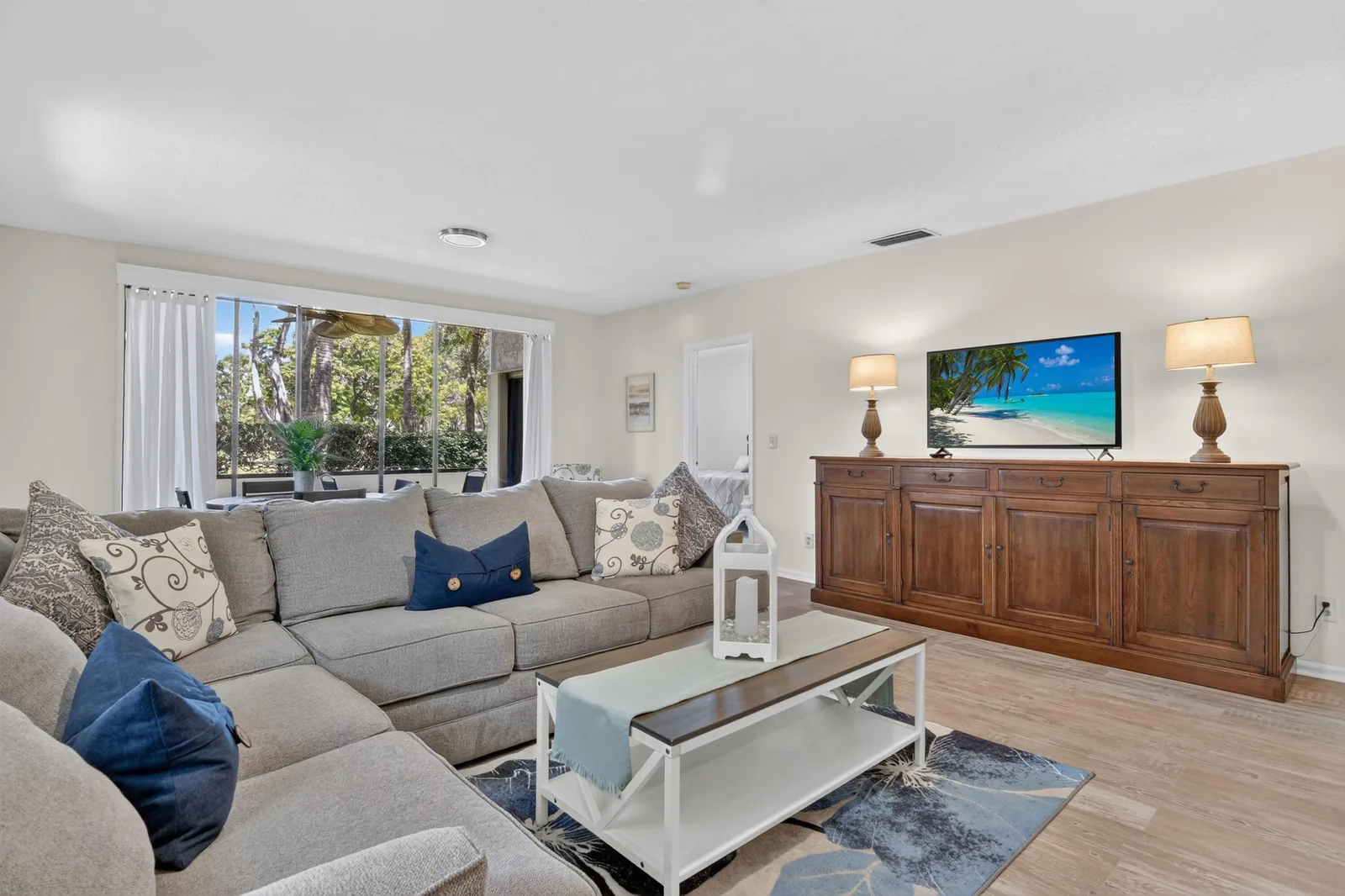 Dunbar Woods Condo
