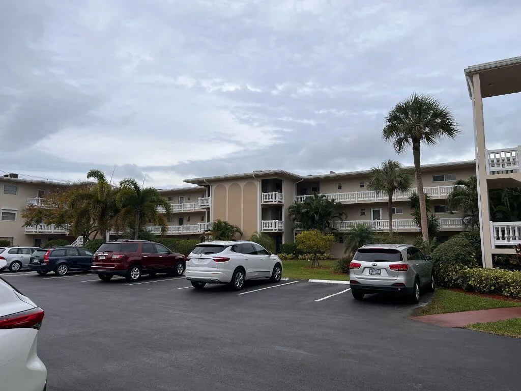 Lake Clarke Gardens Condo