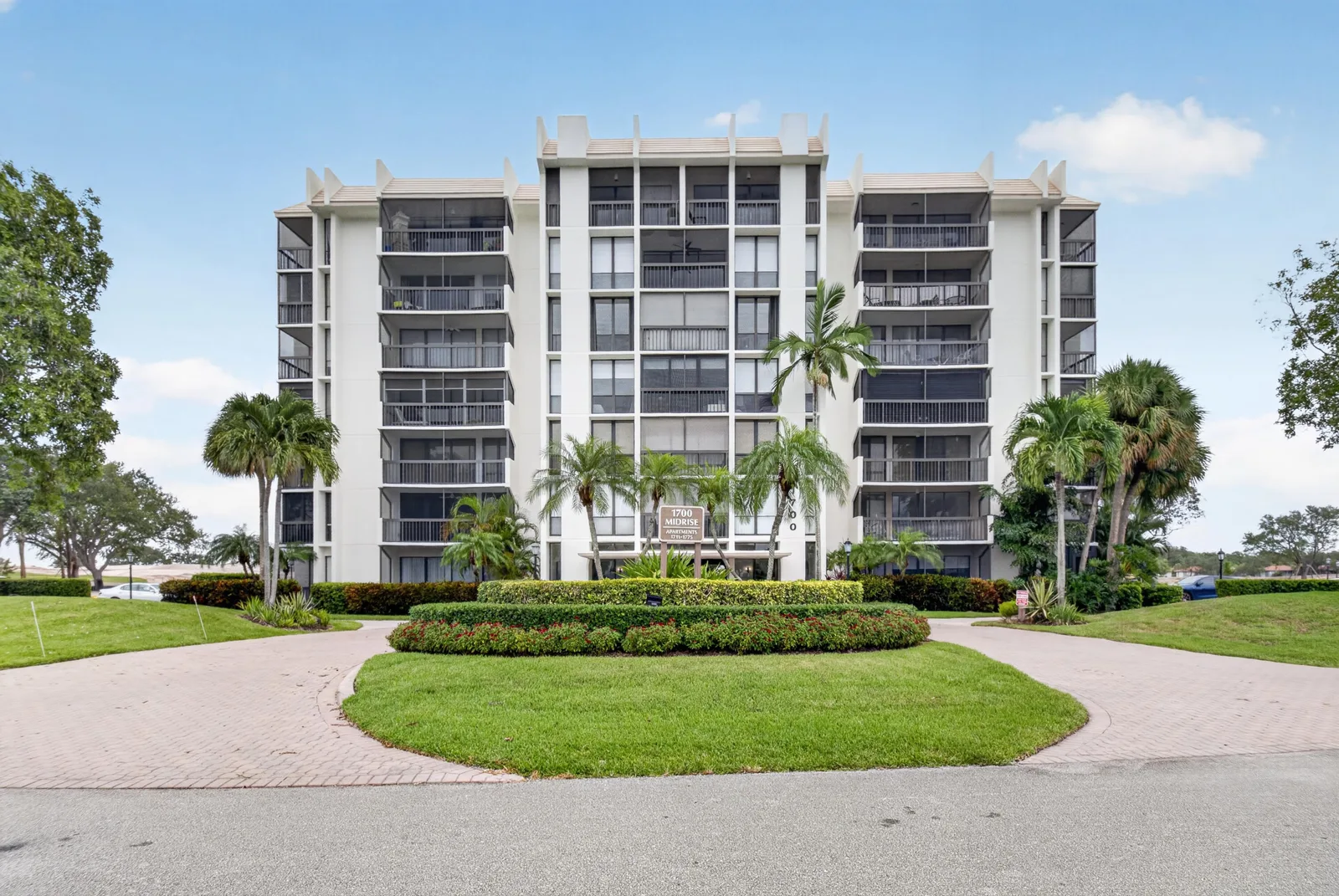 Bridgewood Mid-rise Condo