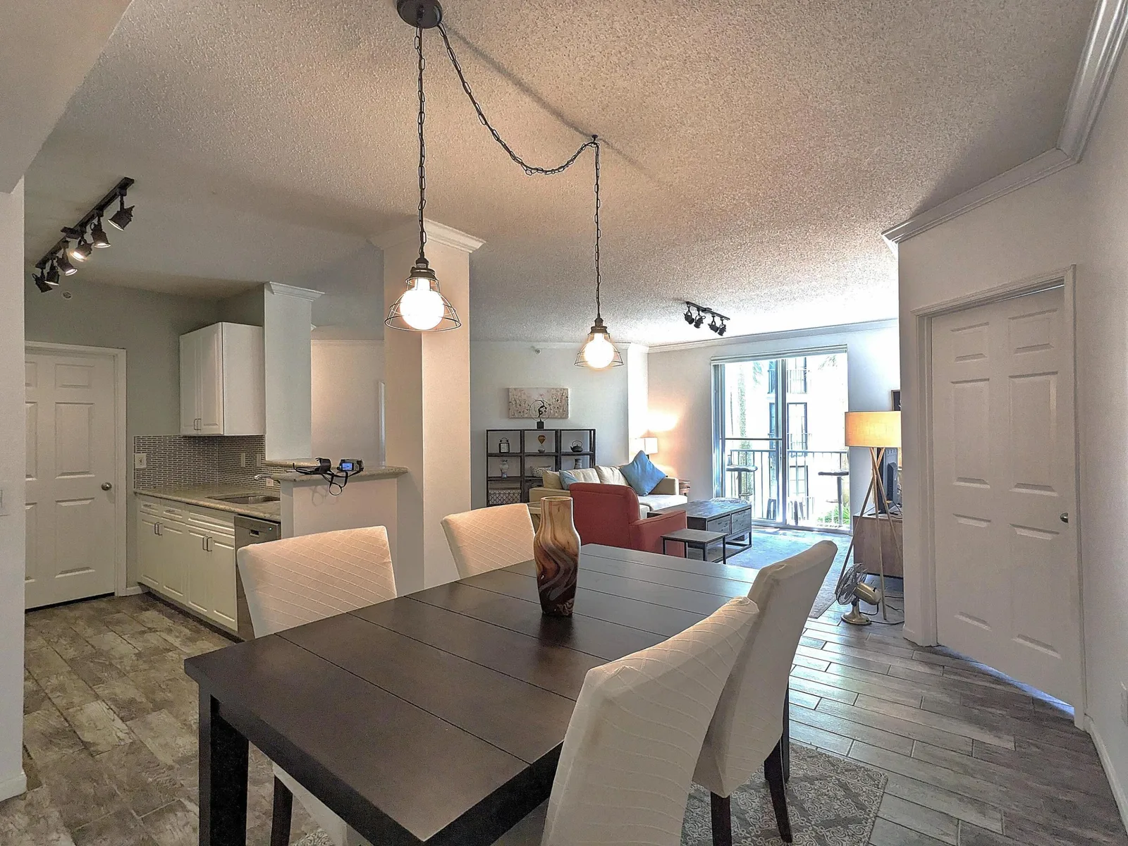 Courtyards In Cityplace Condo