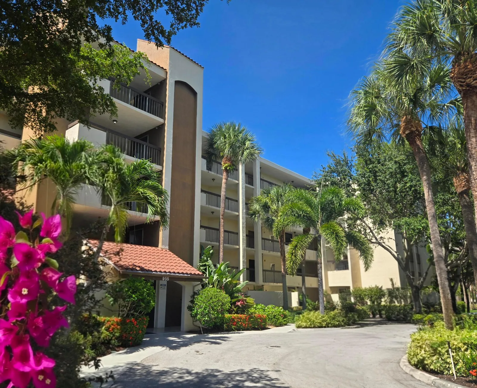 Lavers Resort & Racquet Club