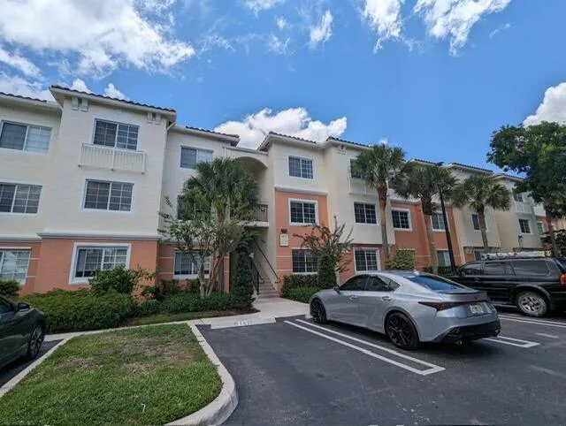 Mezzano Condo