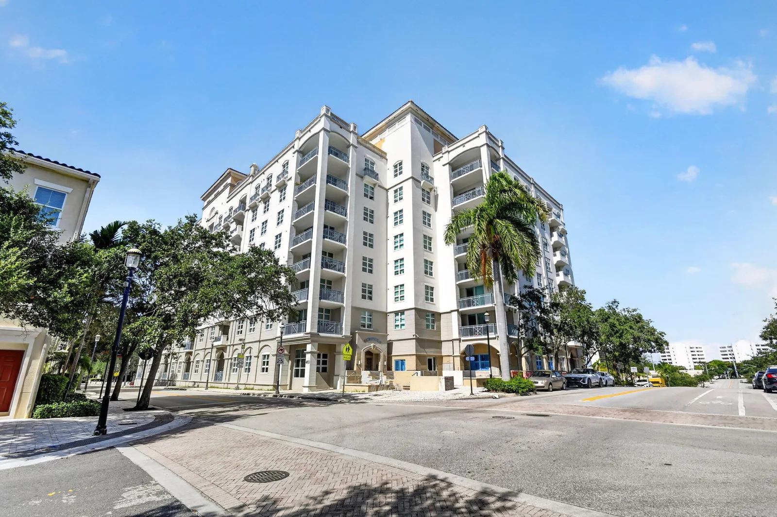 Metropolitan Condo