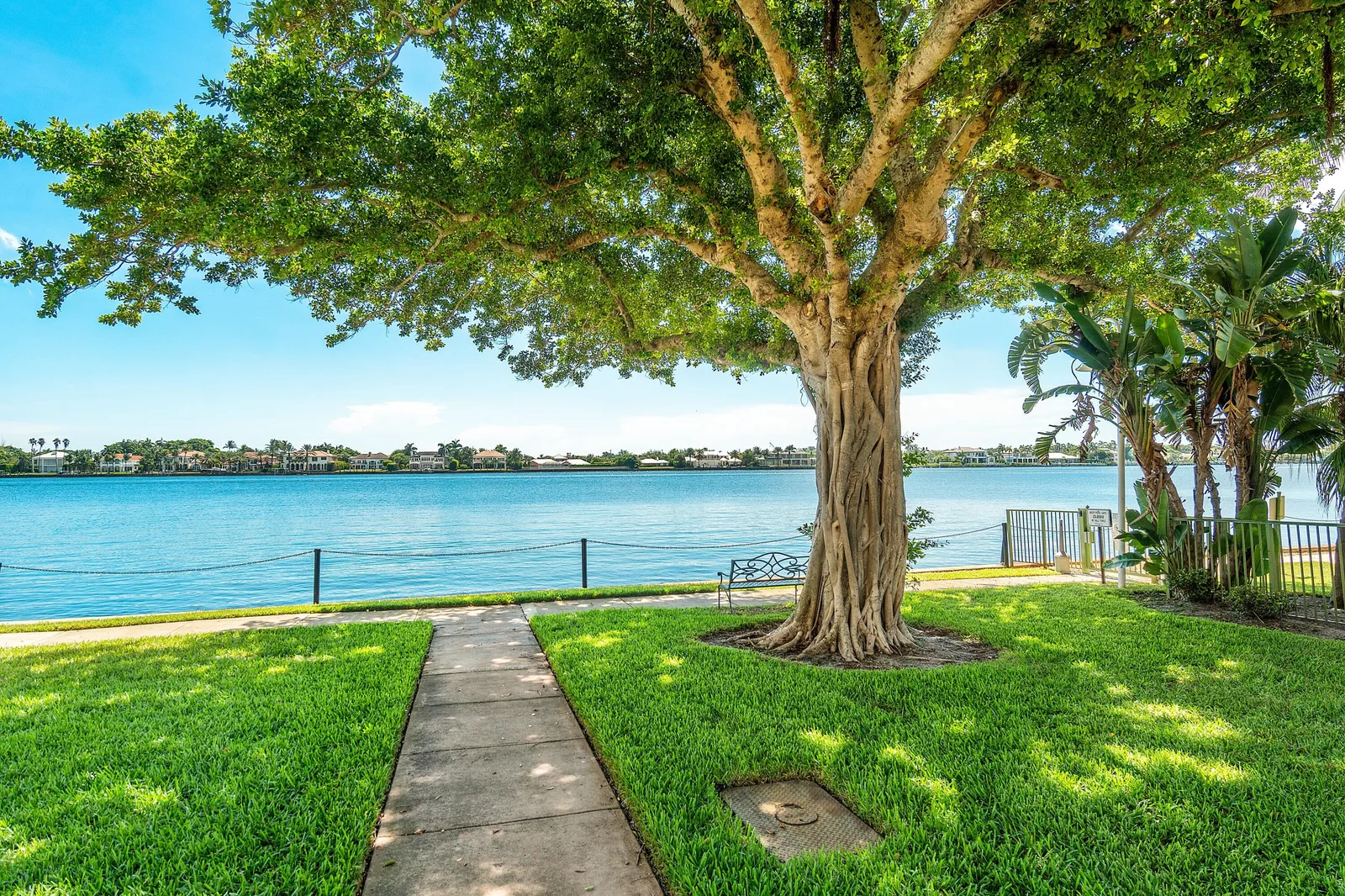 Yacht Club On The Intracoastal Condo