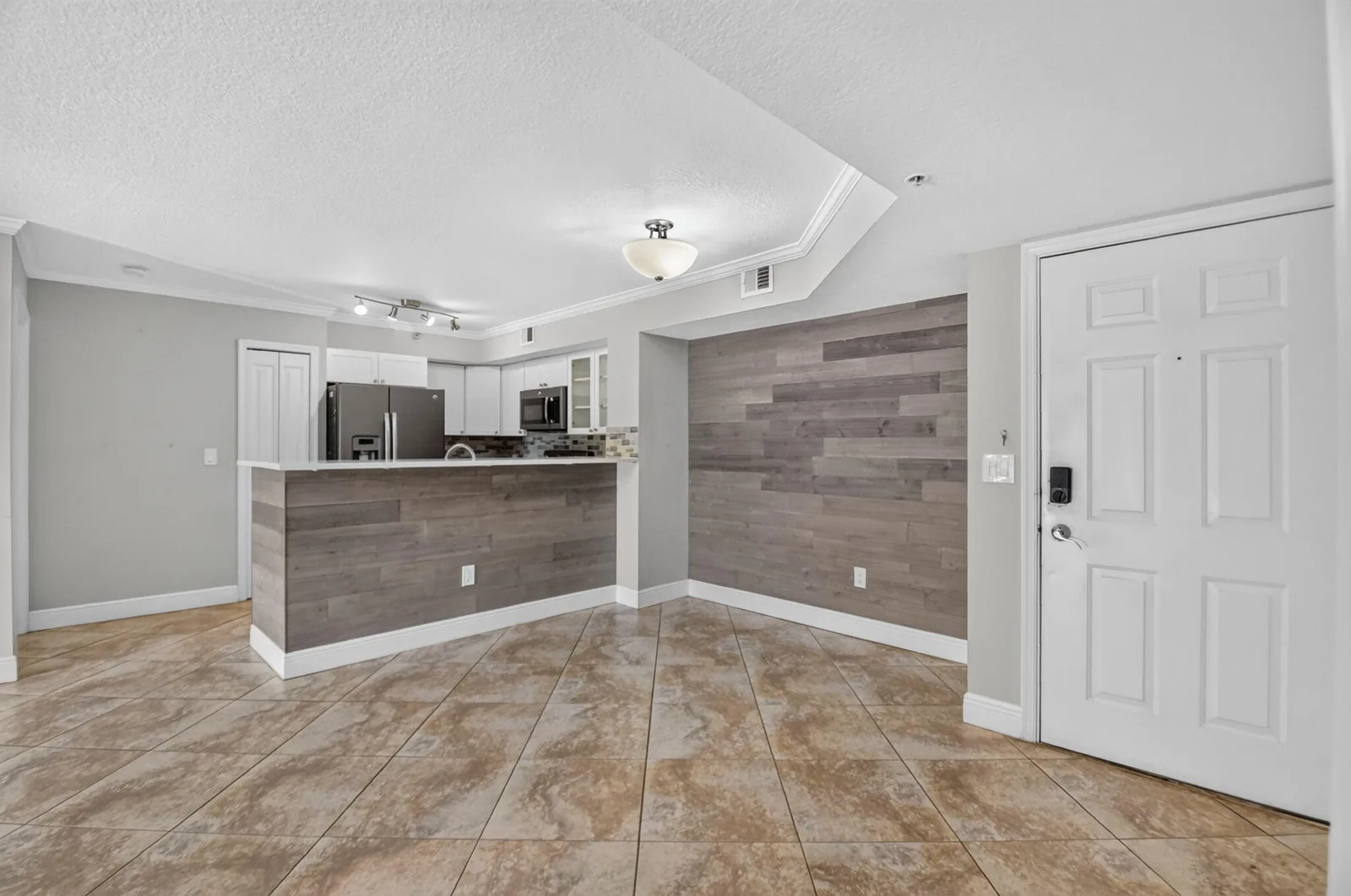 Yacht Club On The Intracoastal Condo