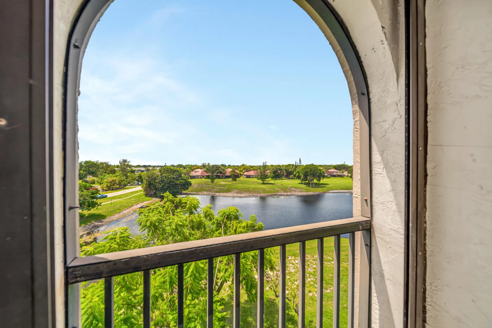 Lakes Of Environ Condo