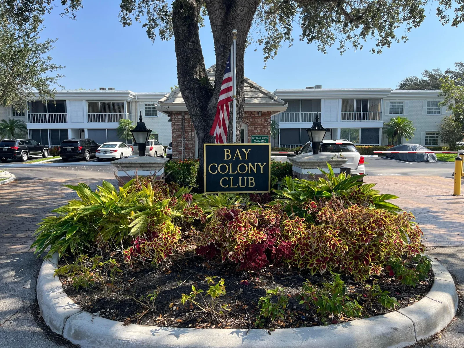 Bay Colony Club Condo