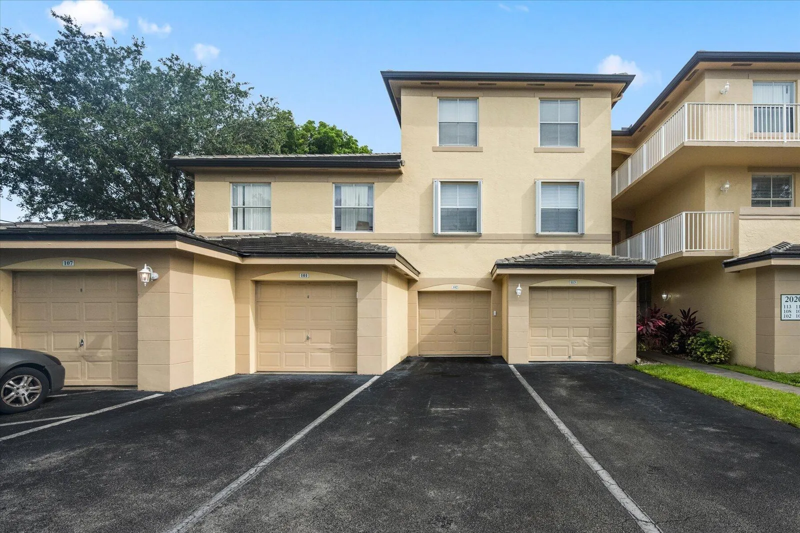 Arissa Place Condo