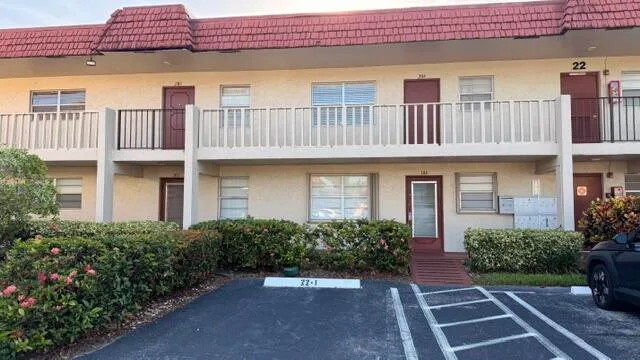 Villages Of Oriole Abbey Condo