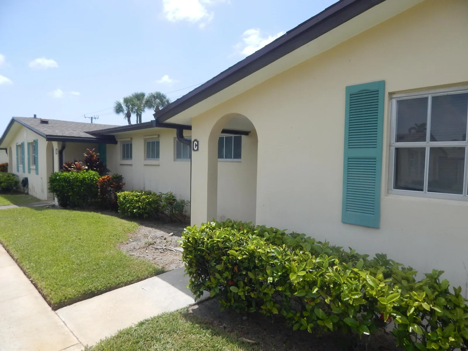 Cresthaven Villas 6 Condo