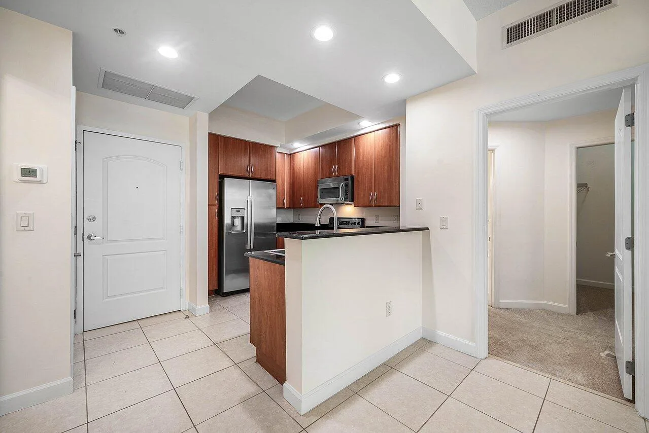 One City Plaza Condo